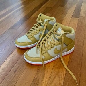 Nike Dunk High Retro Premium Shoe